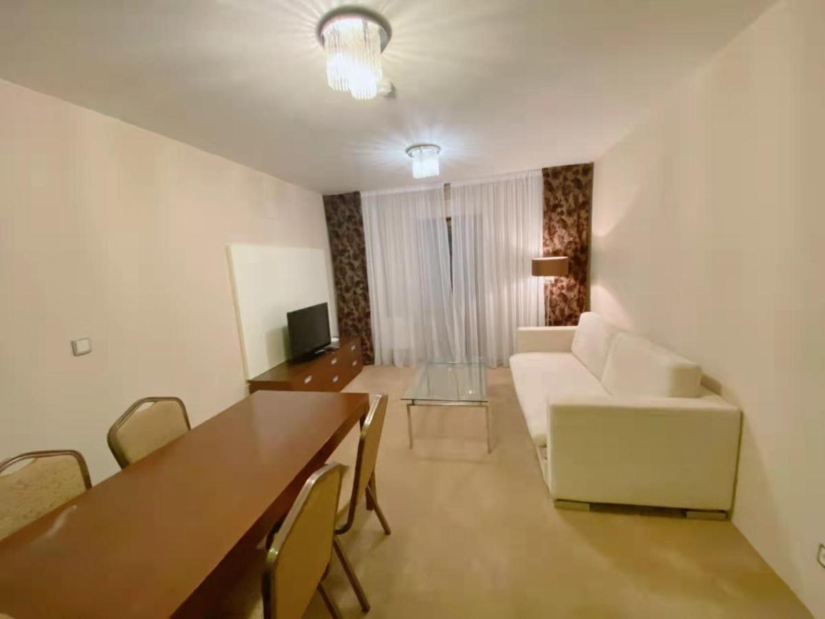 Golden Fish Apartmany Xia Plzeň Exterior foto